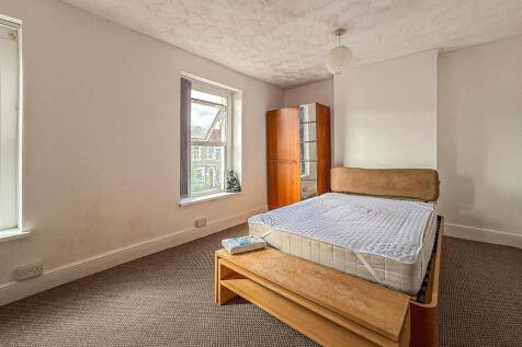 Llantrisant Street 56-16.jpg