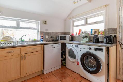 Dogfield Street 85-9.jpg