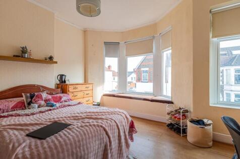 Dogfield Street 85-6.jpg