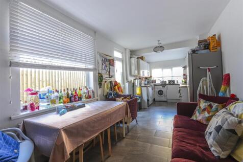 Dogfield Street 59-4.jpg