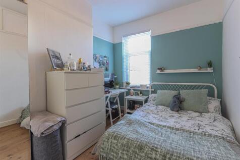 Dogfield Street 59-11.jpg