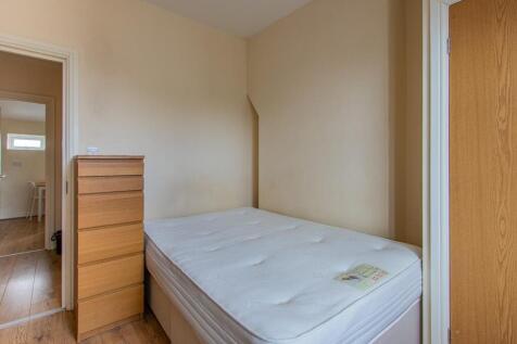 Colum Road 71, 5-7.jpg