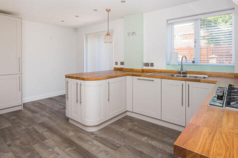 Kitchen/Breakfast...