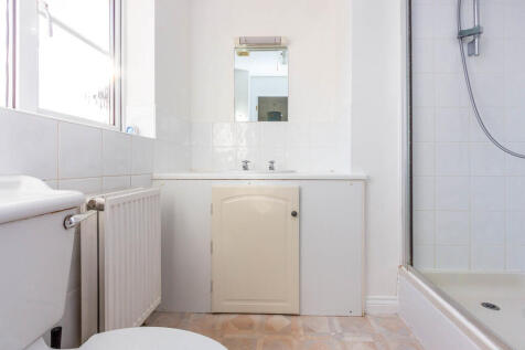 Ensuite shower ro...