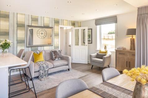 Breakfast, dining and family areas