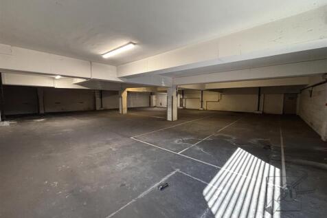 first floor 78 New Road-23.jpg