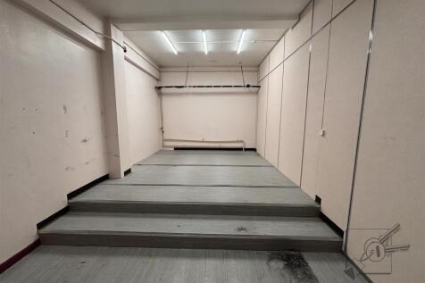 first floor 78 New Road-26.jpg
