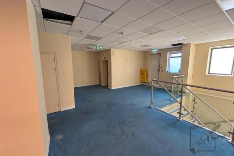 first floor 78 New Road-14.jpg