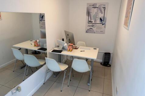 Treatment room 2.jpg