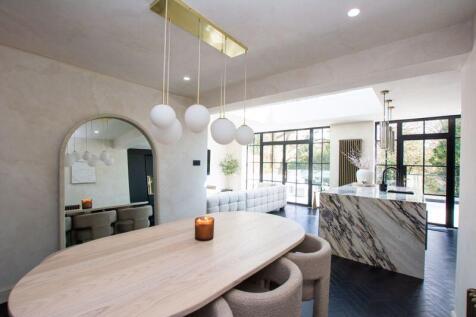 Kitchen/Family/Dining