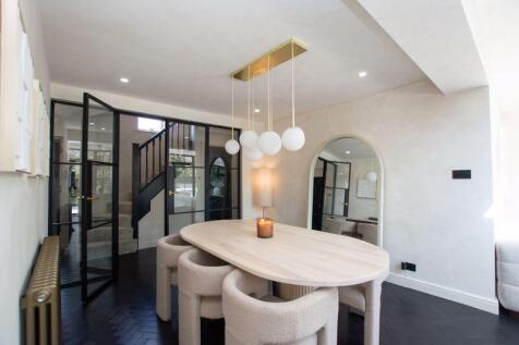 Kitchen/Family/Dining