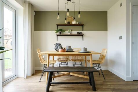 A wonderful space for family dinners or entertaining