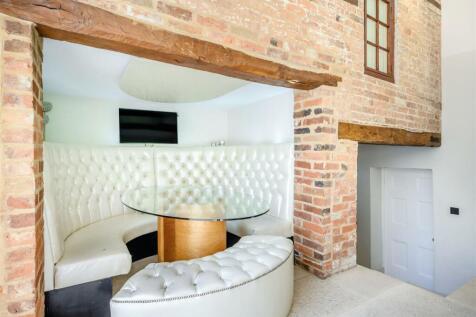 8509411-interior17.jpg
