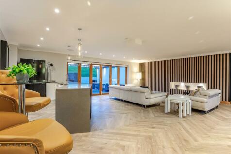 8583872-interior01.jpg