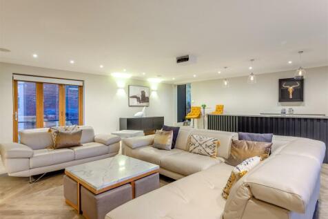 8583872-interior06.jpg