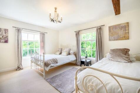 8509411-interior44.jpg