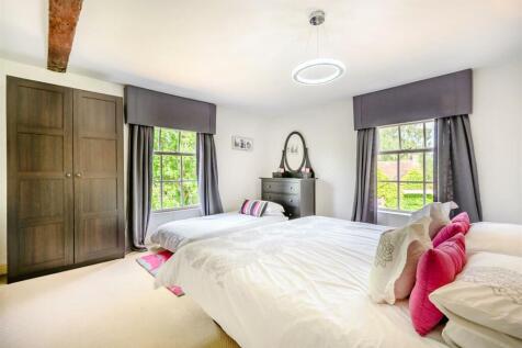 8509411-interior45.jpg