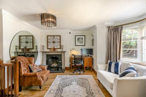 8599223-interior35.jpg