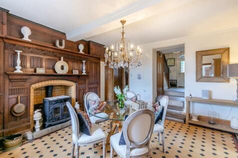 8599223-interior21.jpg