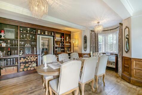 8599223-interior25.jpg