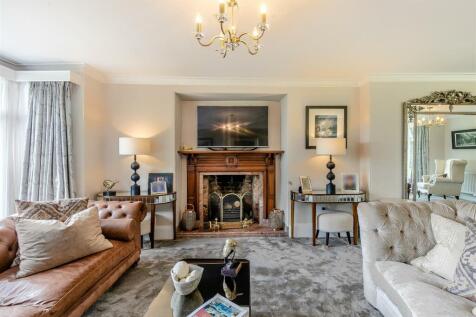 8599223-interior13.jpg