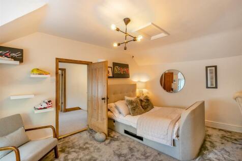 8599223-interior44.jpg