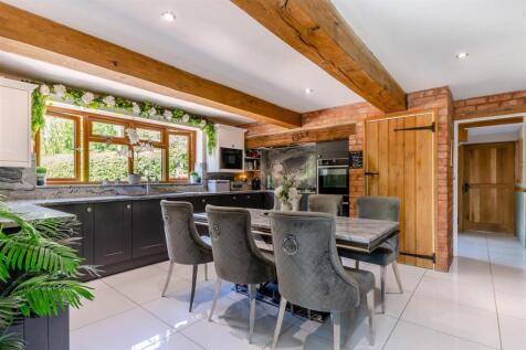 8647720-interior17.jpg