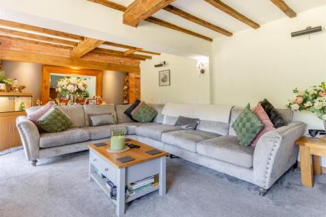 8647720-interior02.jpg