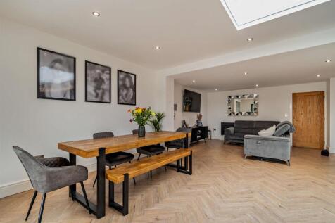 8614777-interior28-800.jpg