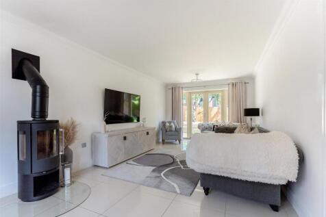 1 Fynes Way-7.jpg