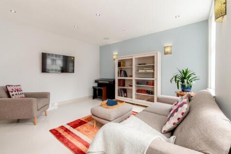 8660437-interior04.jpg