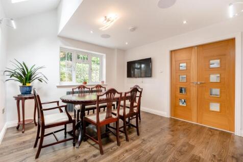 8660437-interior21.jpg