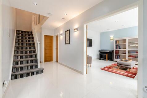 8660437-interior02.jpg