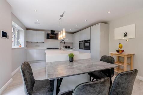 8660437-interior27.jpg