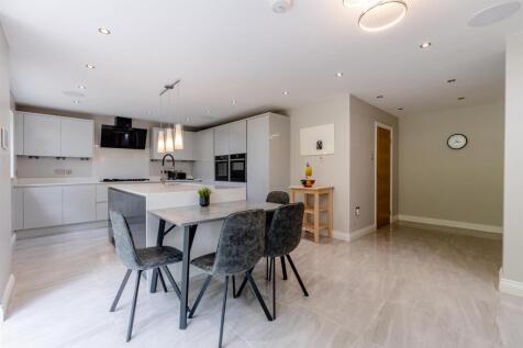 8660437-interior28.jpg