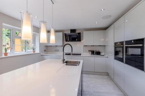 8660437-interior32.jpg