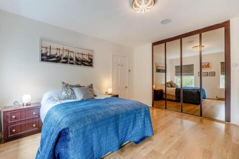 8660437-interior36.jpg