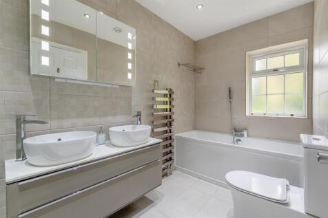 8660437-interior41.jpg