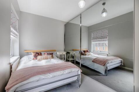 8660437-interior44.jpg