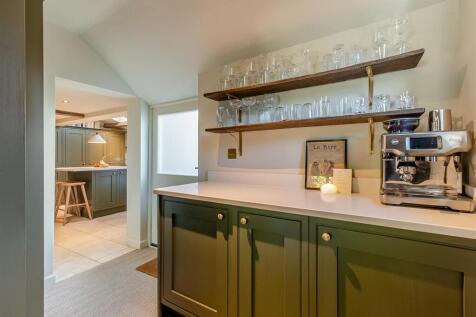 8666724-interior18.jpg