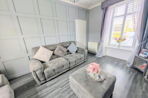Living Room/Bed 3