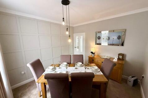 DINING/ 4TH ROOM
