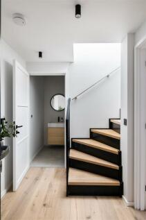 Coach Yard E10