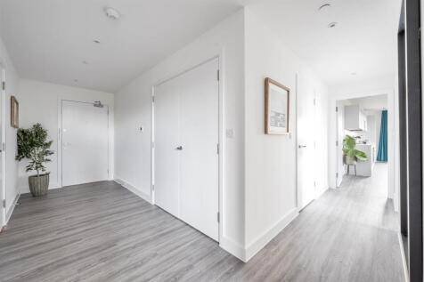 Hallway-2.jpg