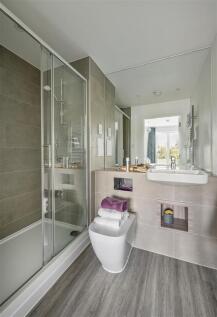 Second-Bedroom-Ensuite.jpg
