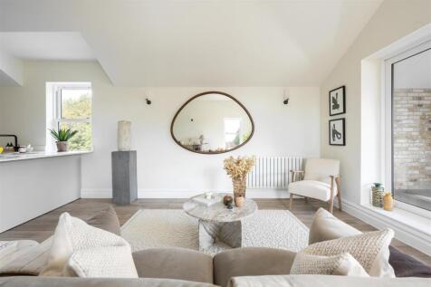 Living-Area-3.jpg