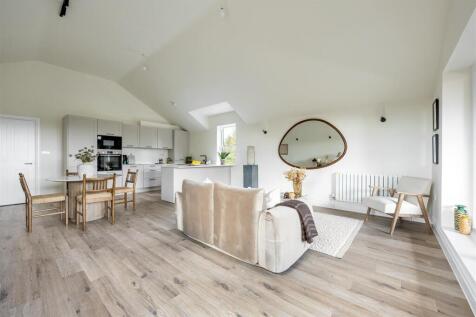 Living-Area-8.jpg