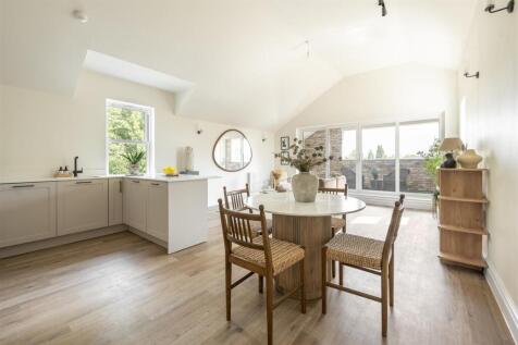 Living-Area-10.jpg