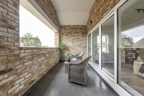 Balcony-1.jpg