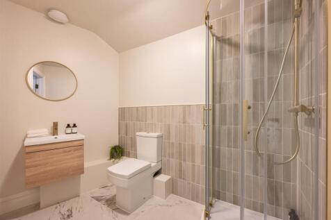 First-Bedroom-Ensuite-1.jpg